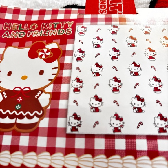 2024 Xmas Hello Kitty Sherpa Blanket double Queen Size 90in x 90in NWT - Picture 3 of 5